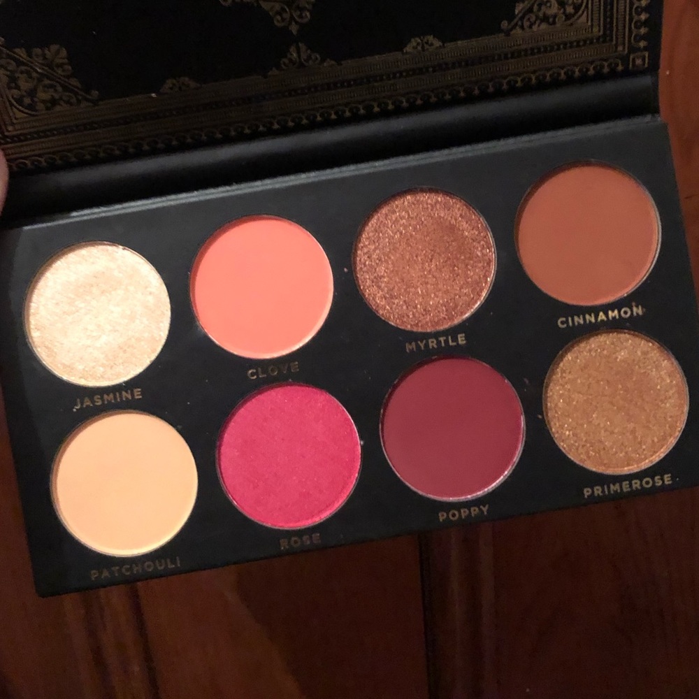 FLASH SALE!!!! ACE BEAUTE GRANDIOSE PALETTE